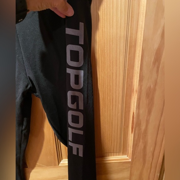 Top Golf black logo on leg women’s size M leggings used in good condition - Picture 4 of 4